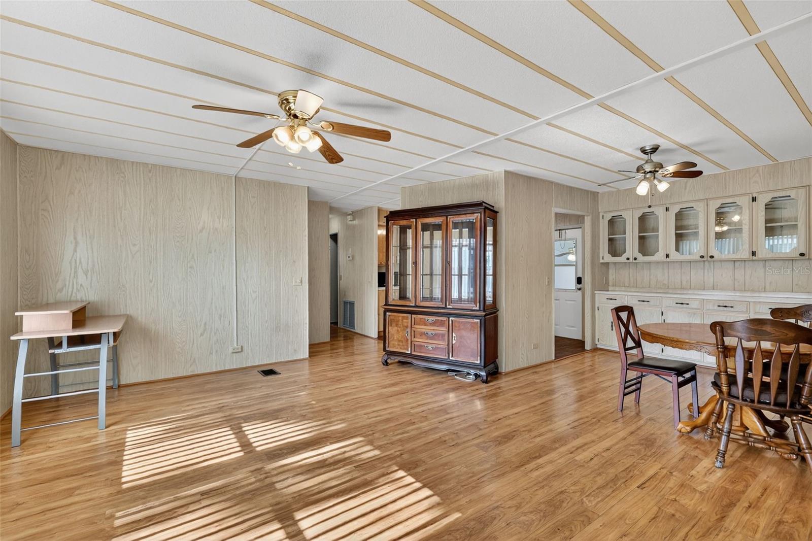 EUSTIS COUNTRY CLUB MANOR MHP UNIT 02A - Residential