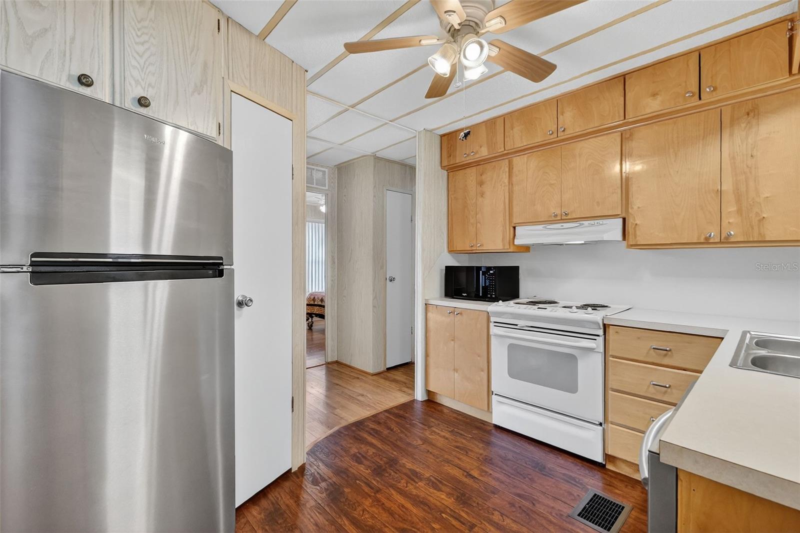 EUSTIS COUNTRY CLUB MANOR MHP UNIT 02A - Residential