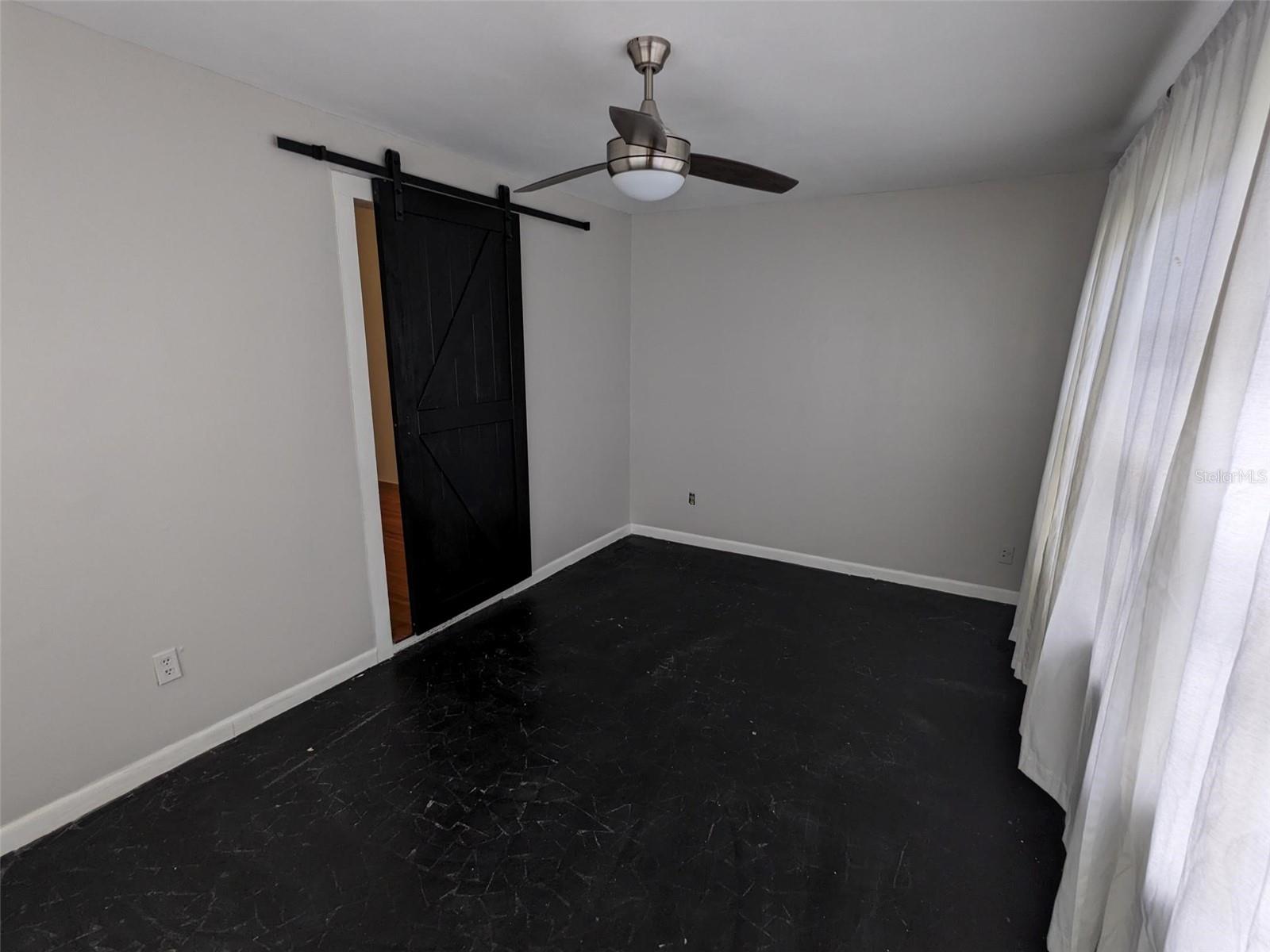 2721 WOODLAND HILLS AVENUE