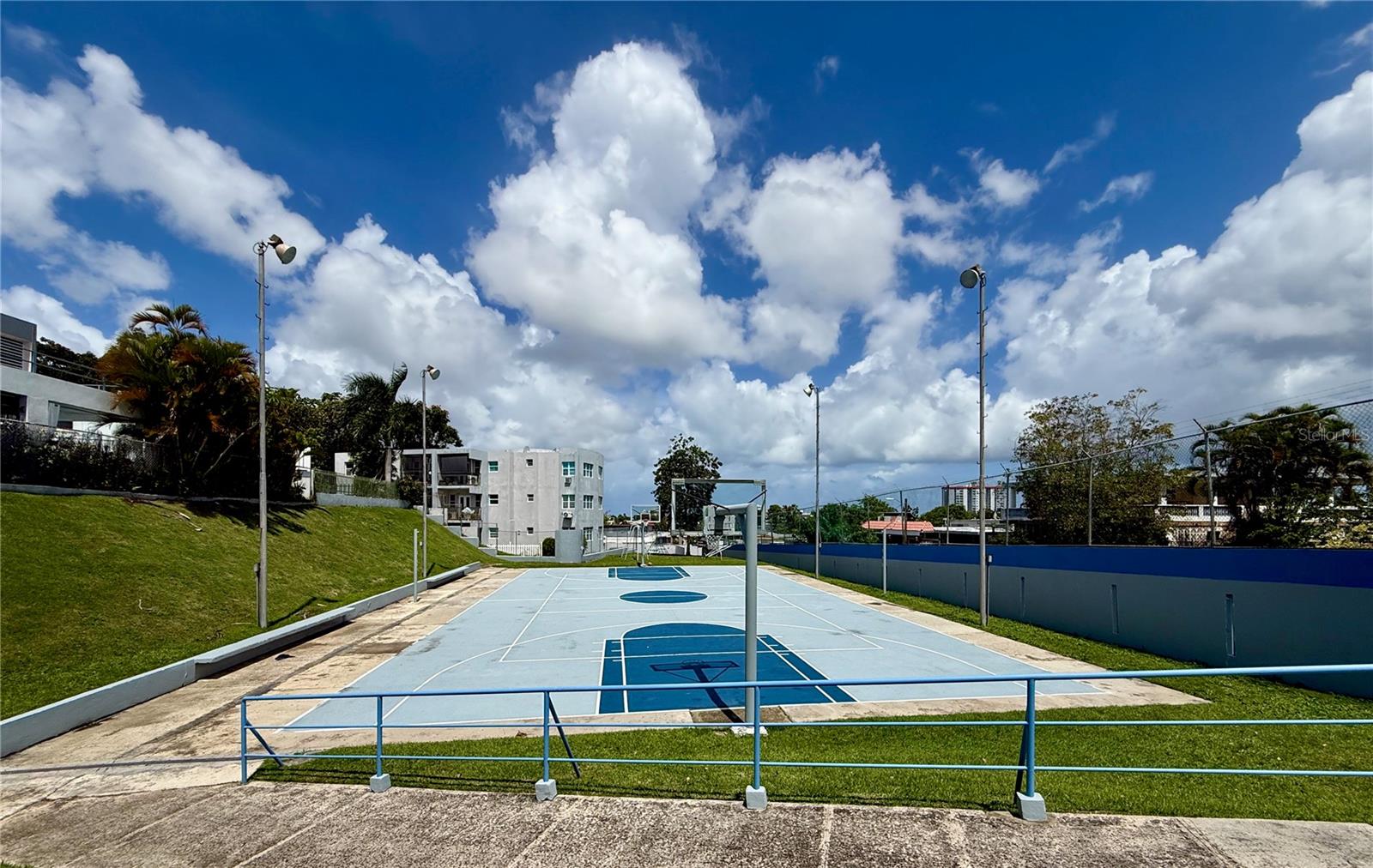 HILL MANSIONS - Residential