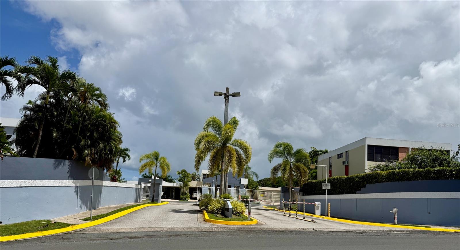 HILL MANSIONS - Residential