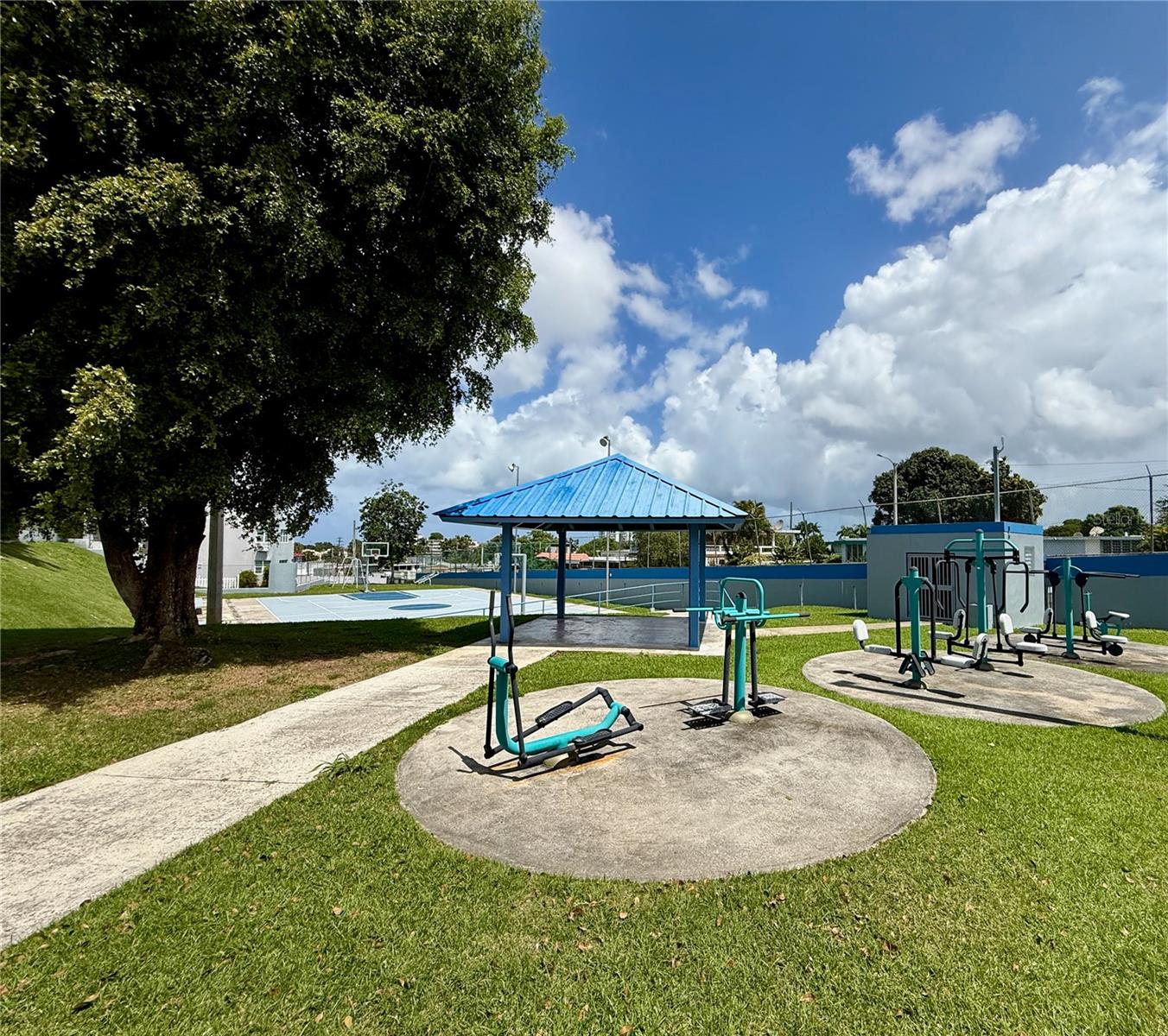 HILL MANSIONS - Residential