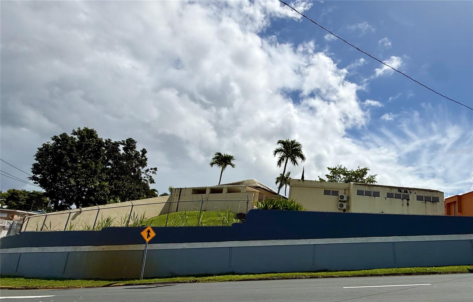 HILL MANSIONS - Residential