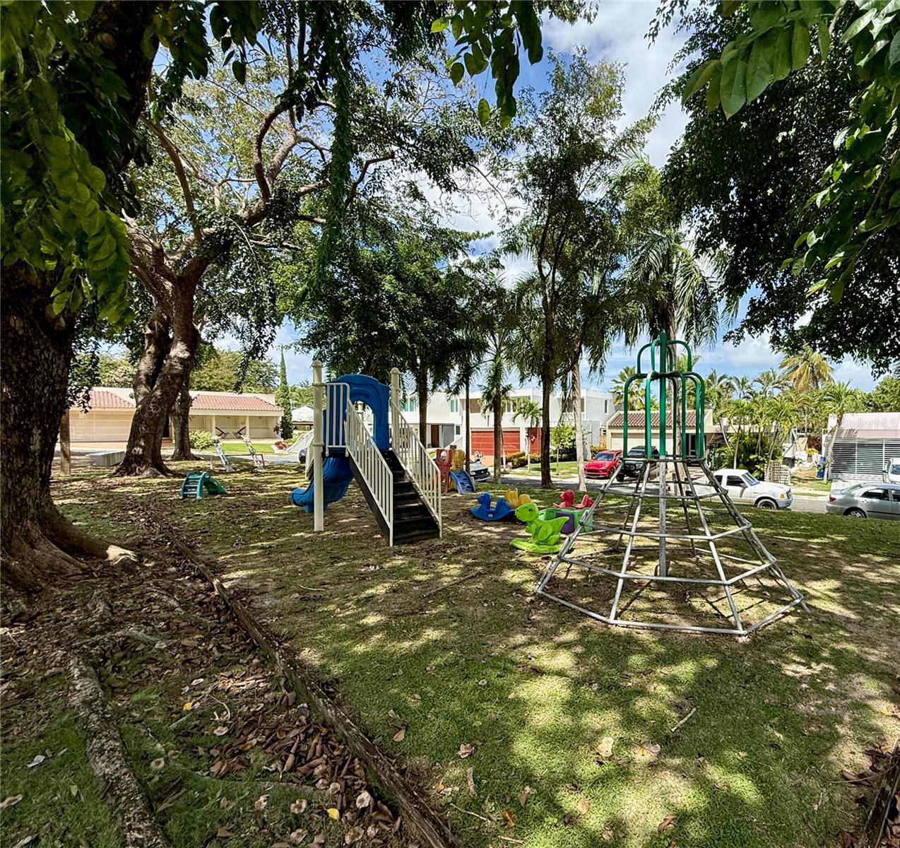 HILL MANSIONS - Residential