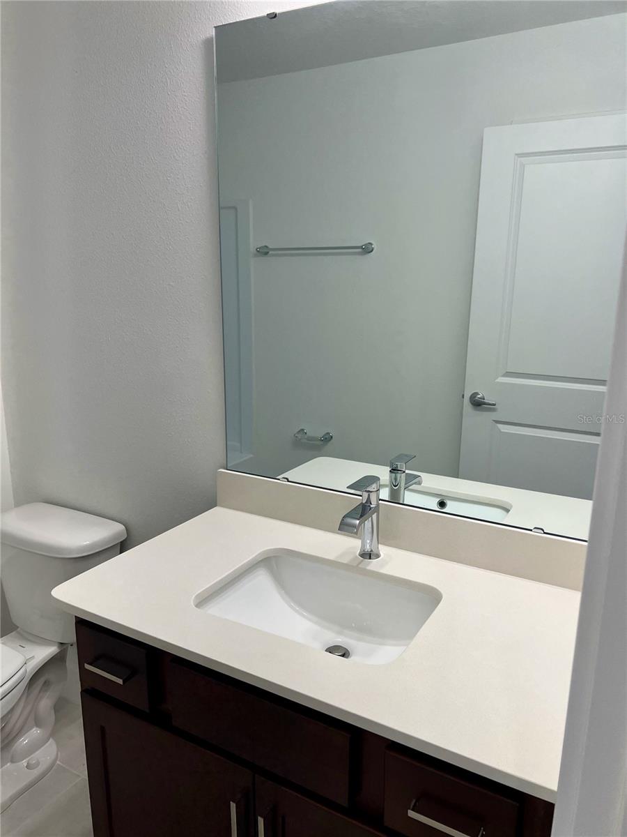 TOWNHOMES AT RIVERS EDGE - Residential Lease