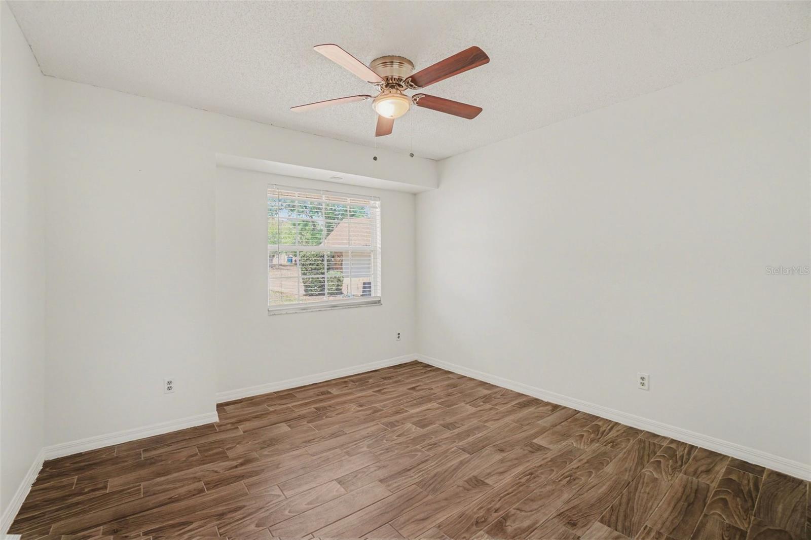 CROWN POINTE PH 01 - Residential