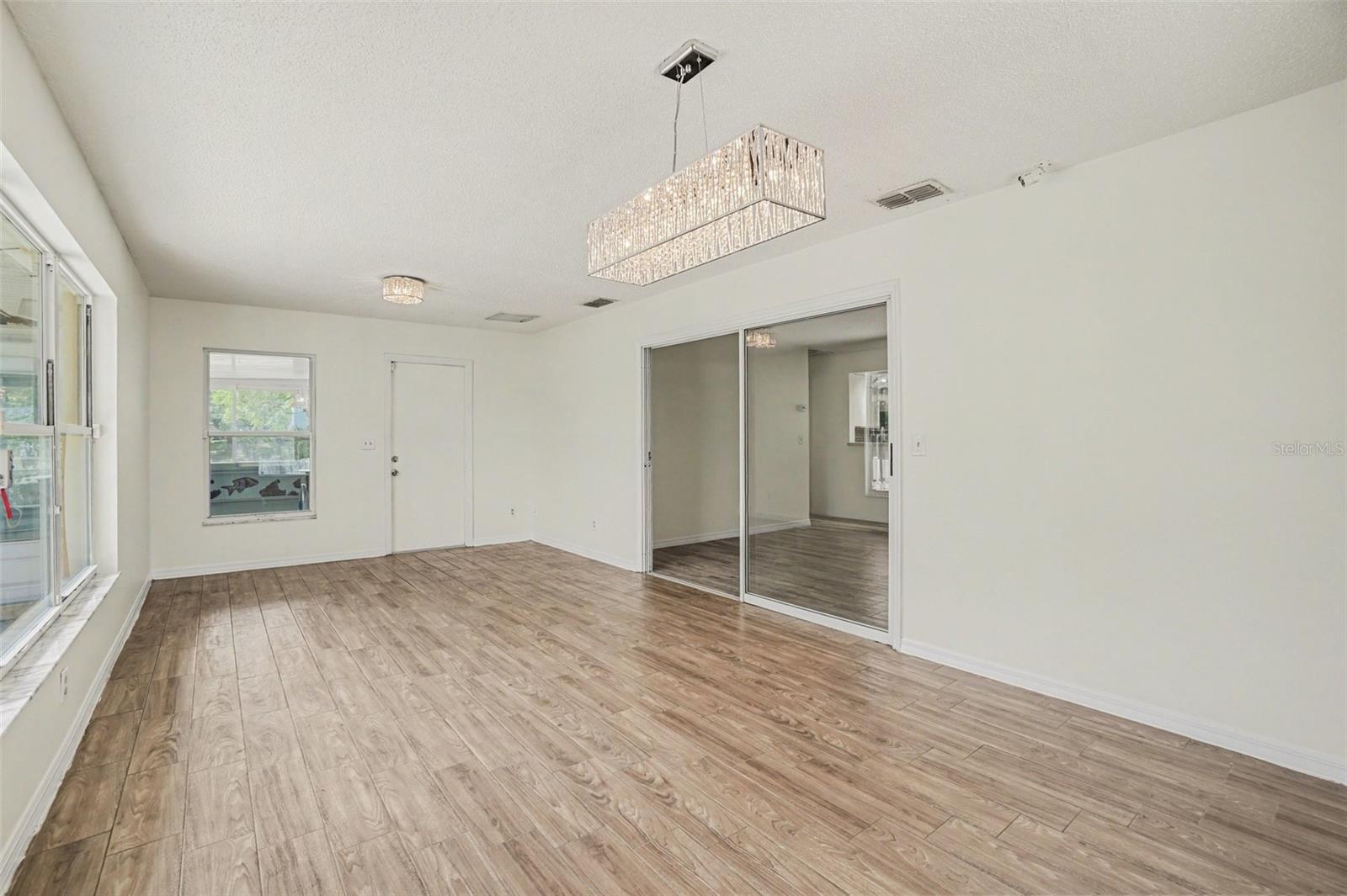 CROWN POINTE PH 01 - Residential