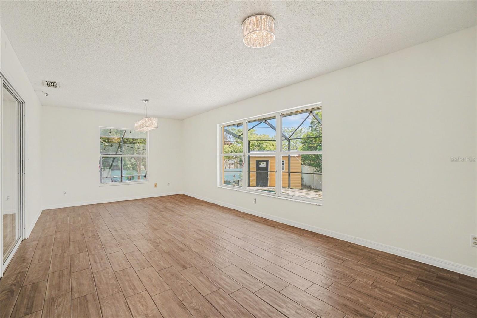 CROWN POINTE PH 01 - Residential