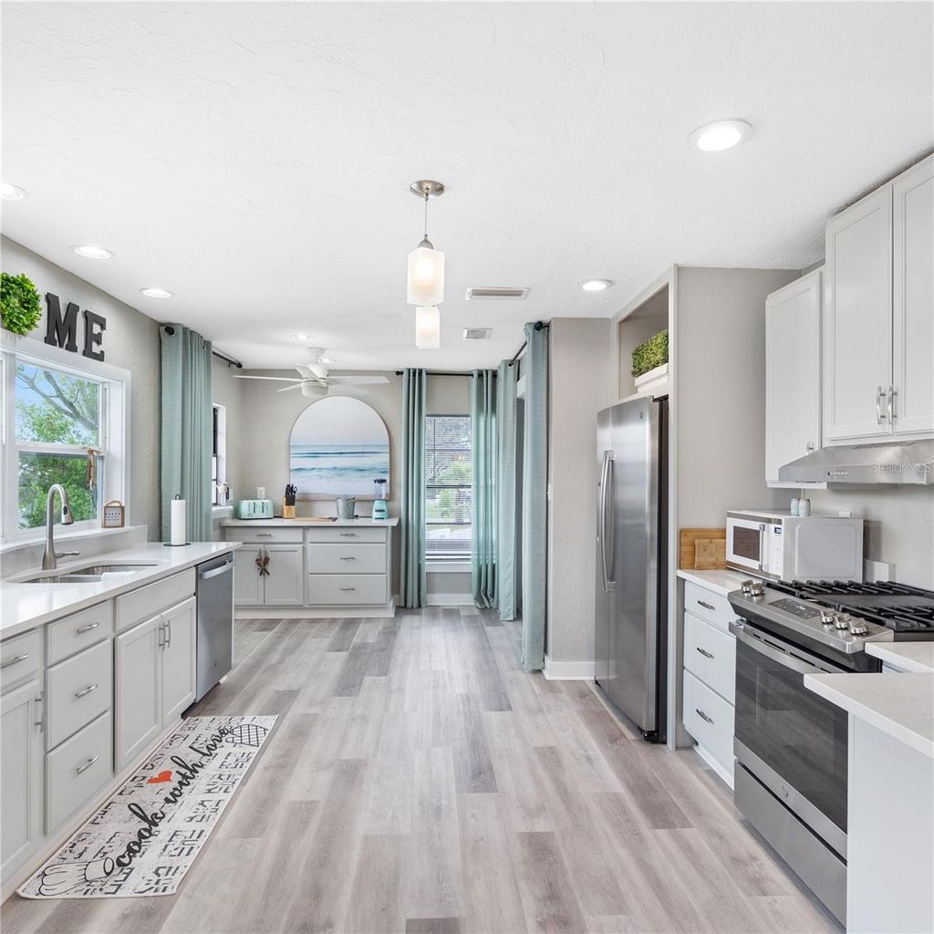Photo of 4916 Palmetto Point Drive, Palmetto, FL 34221 (MLS # TB8393840)