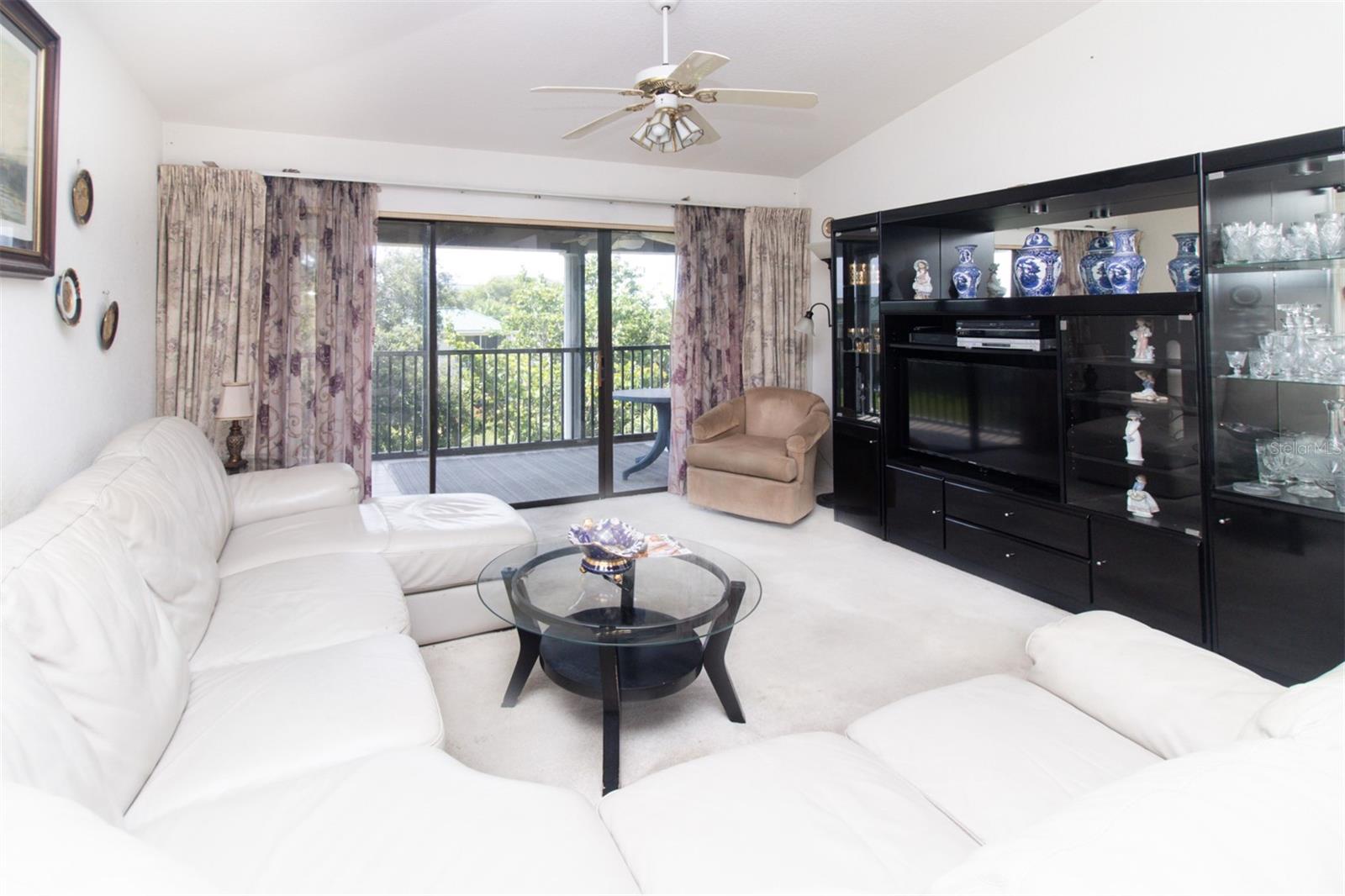 445 BOUCHELLE DRIVE 301