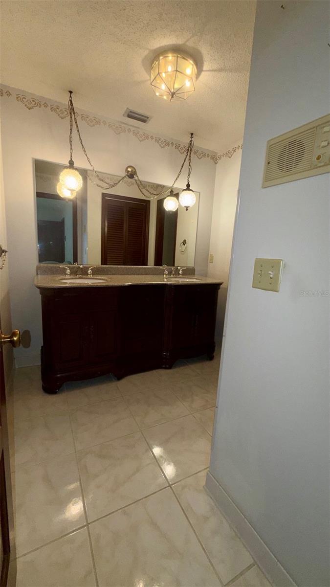 APPLE VALLEY - Residential