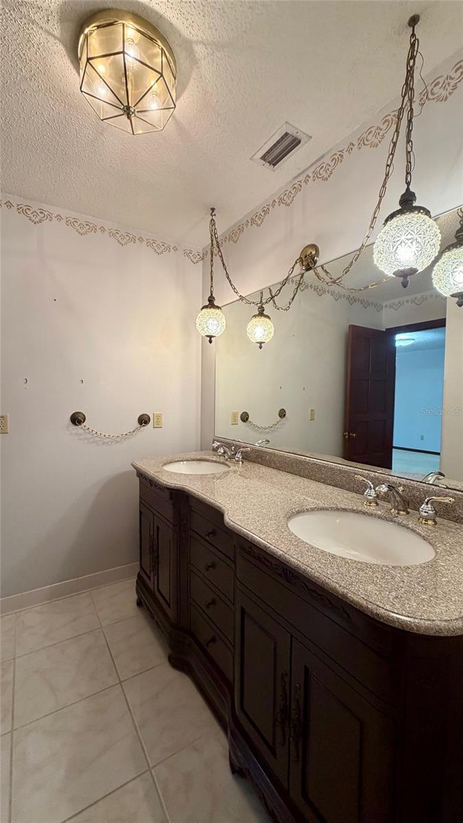 APPLE VALLEY - Residential