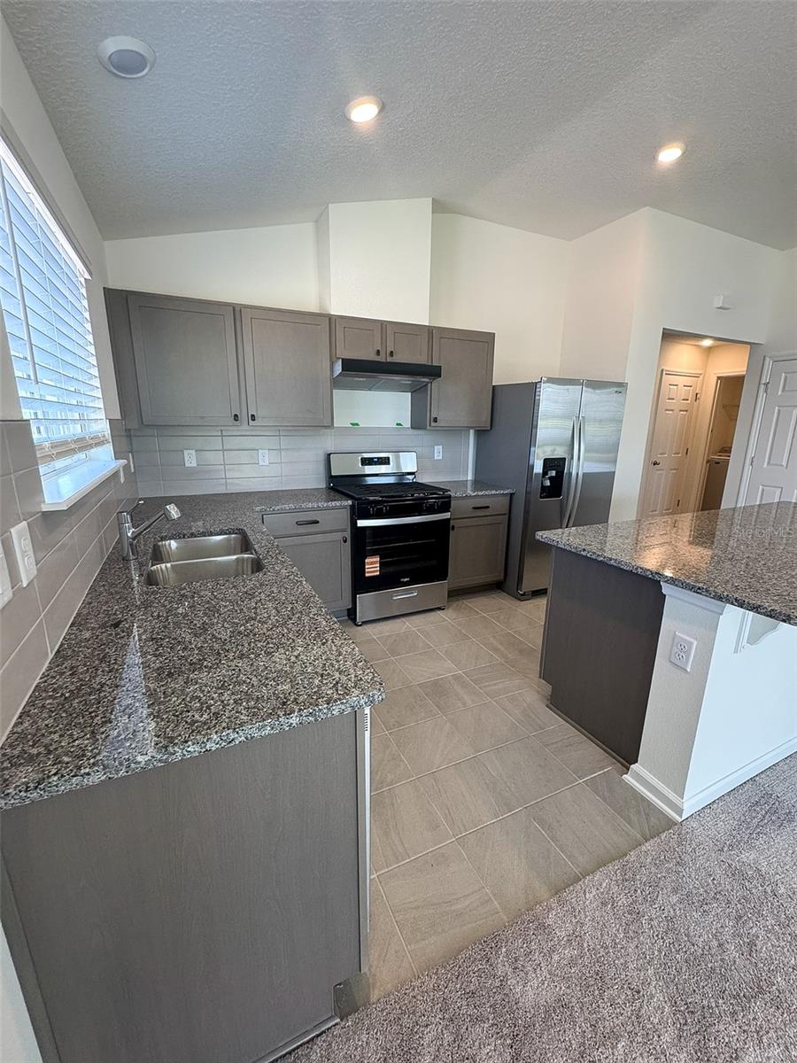 BEACH PK VLG - Residential Lease