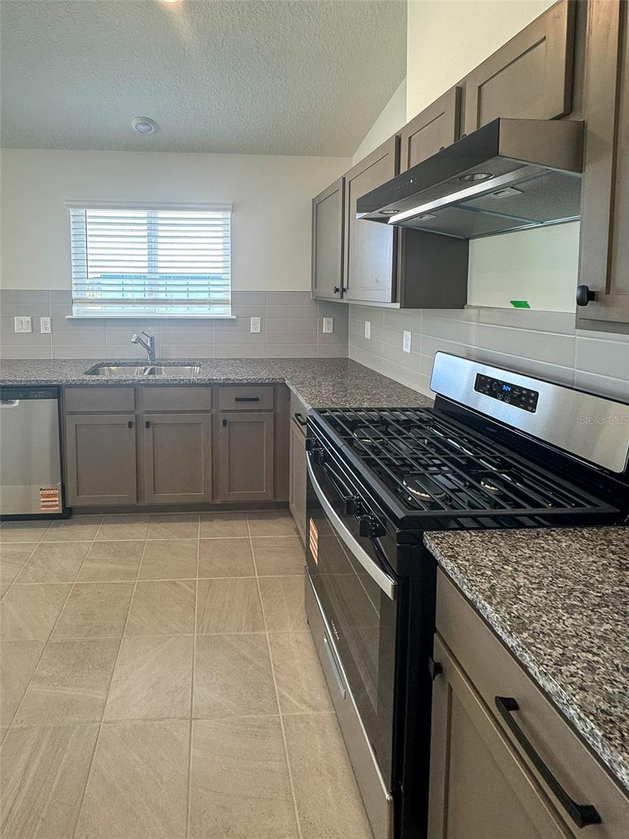 BEACH PK VLG - Residential Lease