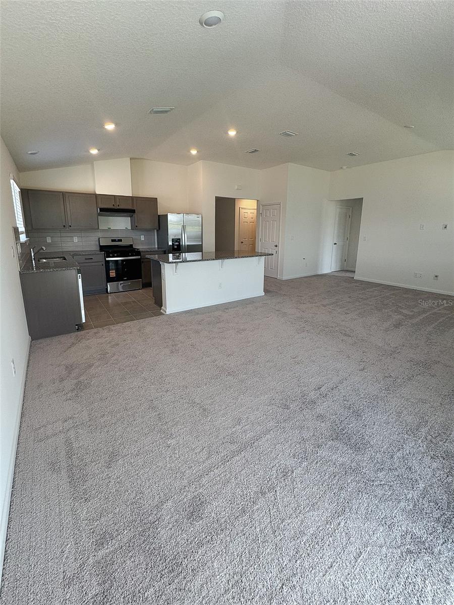 BEACH PK VLG - Residential Lease