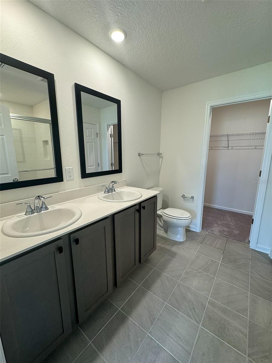 BEACH PK VLG - Residential Lease