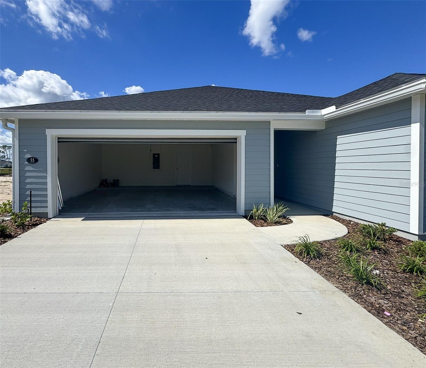 BEACH PK VLG - Residential Lease