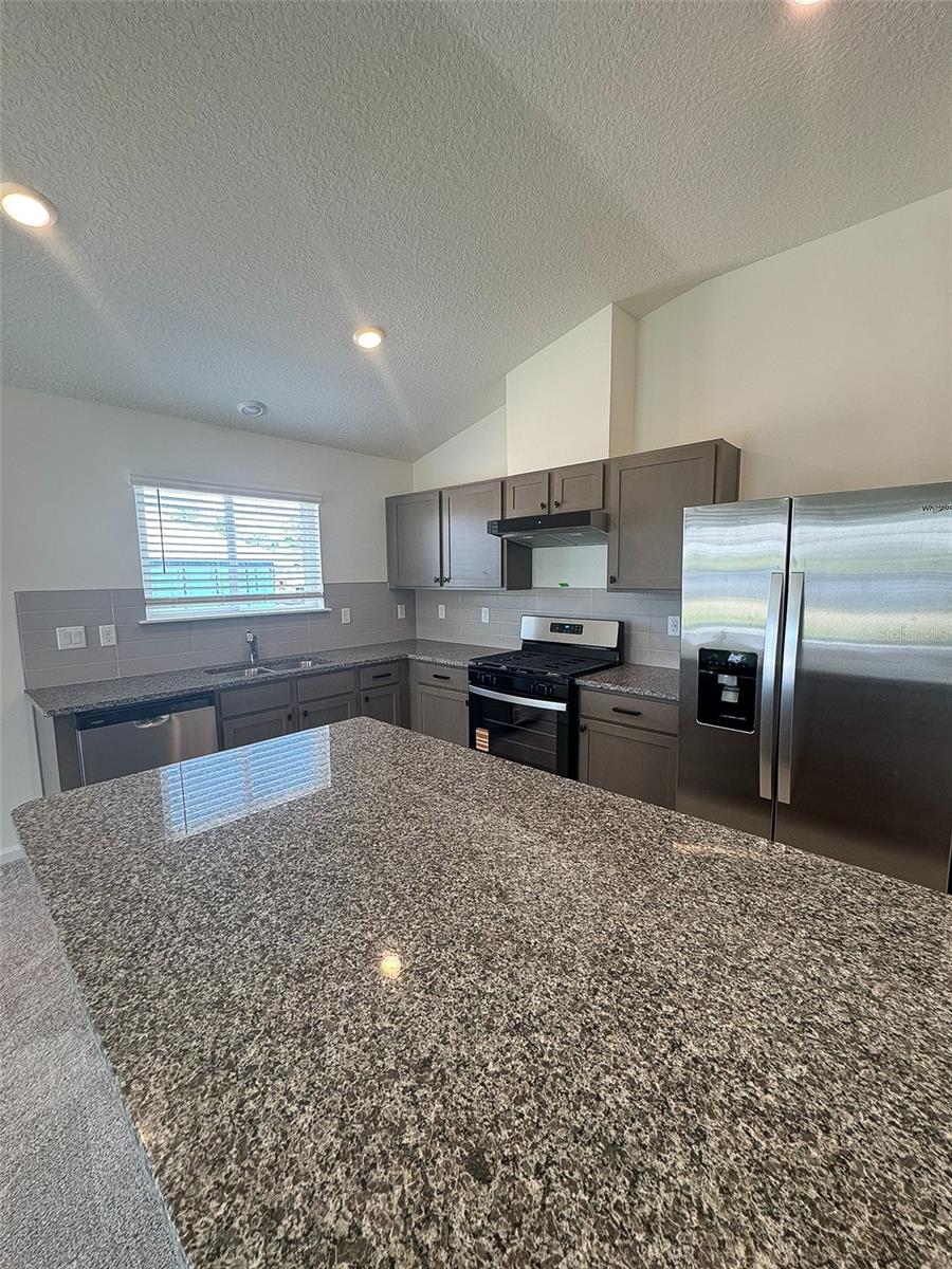 BEACH PK VLG - Residential Lease