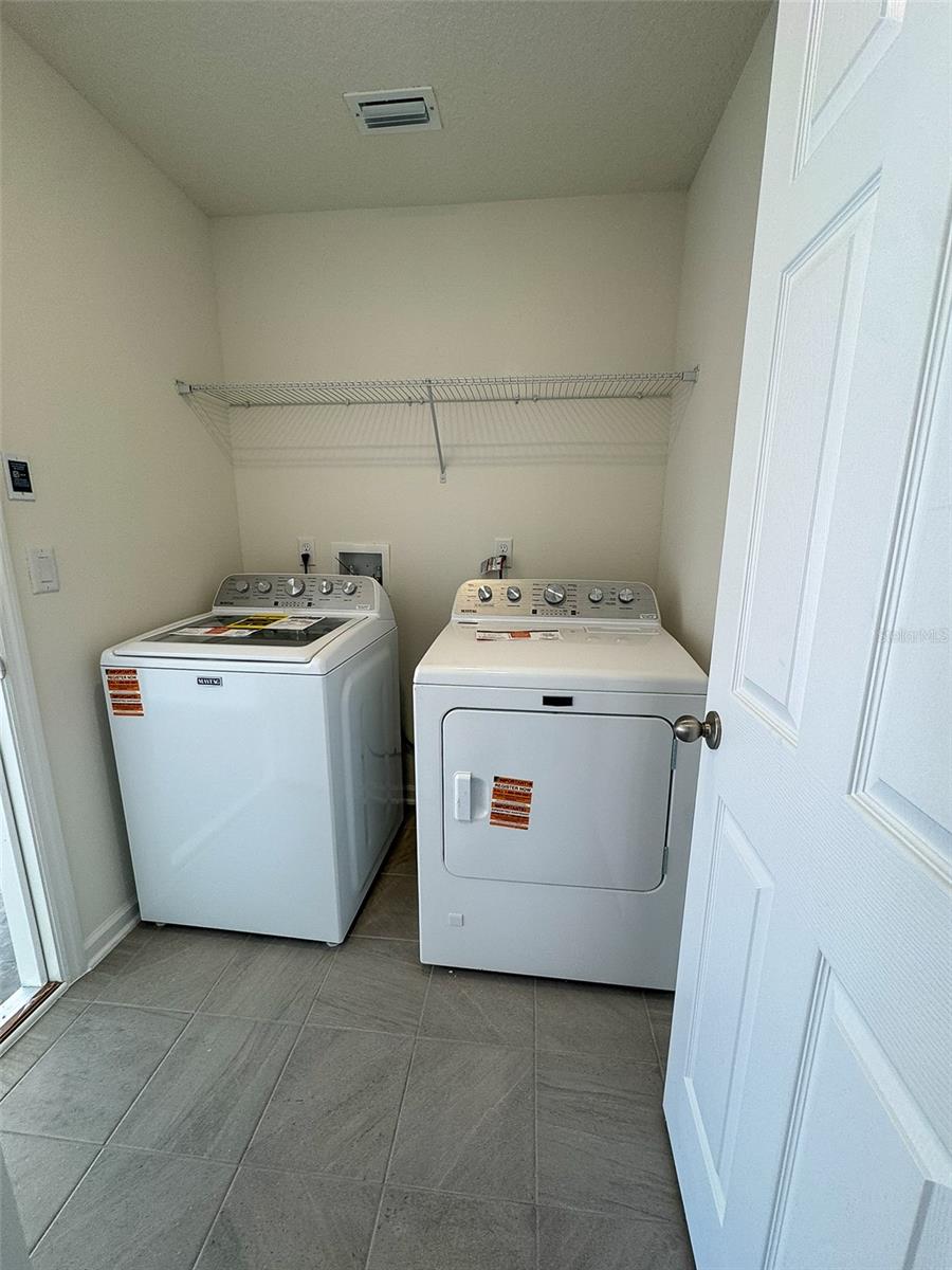 BEACH PK VLG - Residential Lease