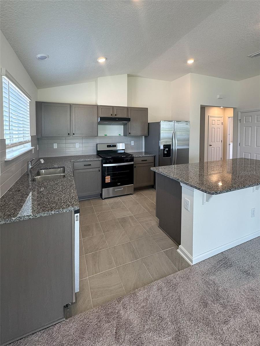 BEACH PK VLG - Residential Lease