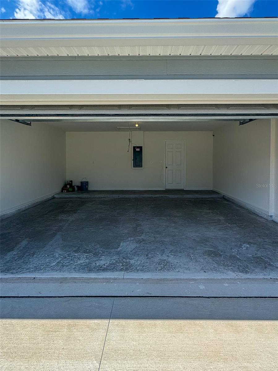 BEACH PK VLG - Residential Lease