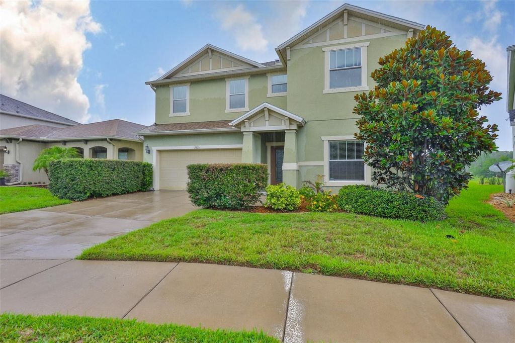 Photo of 2605 Stardale Way, Lutz, FL 33558 (MLS # TB8404913)