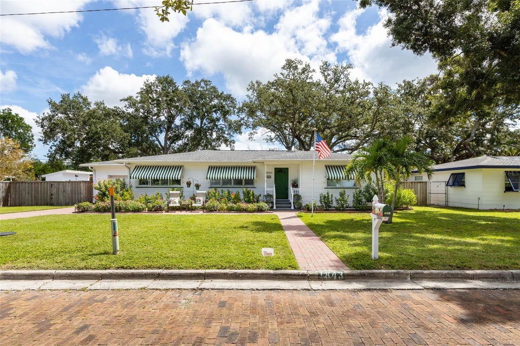 Photo of 1843 Pasadena Dr, Dunedin, FL 34698 (MLS # TB8552829)