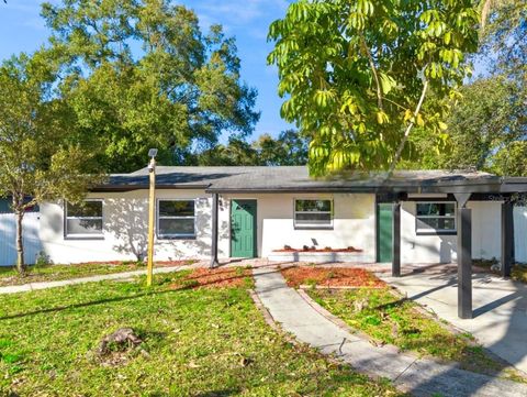 Photo of 5301 Barnett Place, Orlando, FL 32808 (MLS # O6377274)