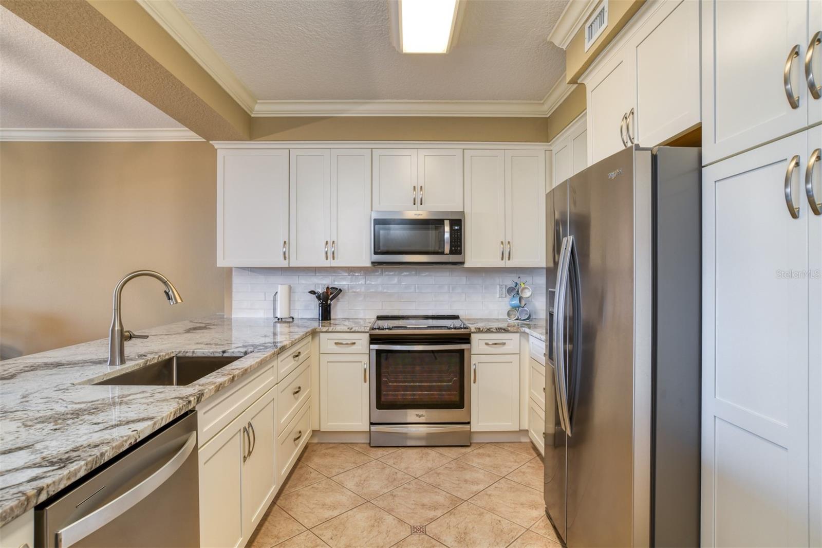 SURFCLUB - Residential