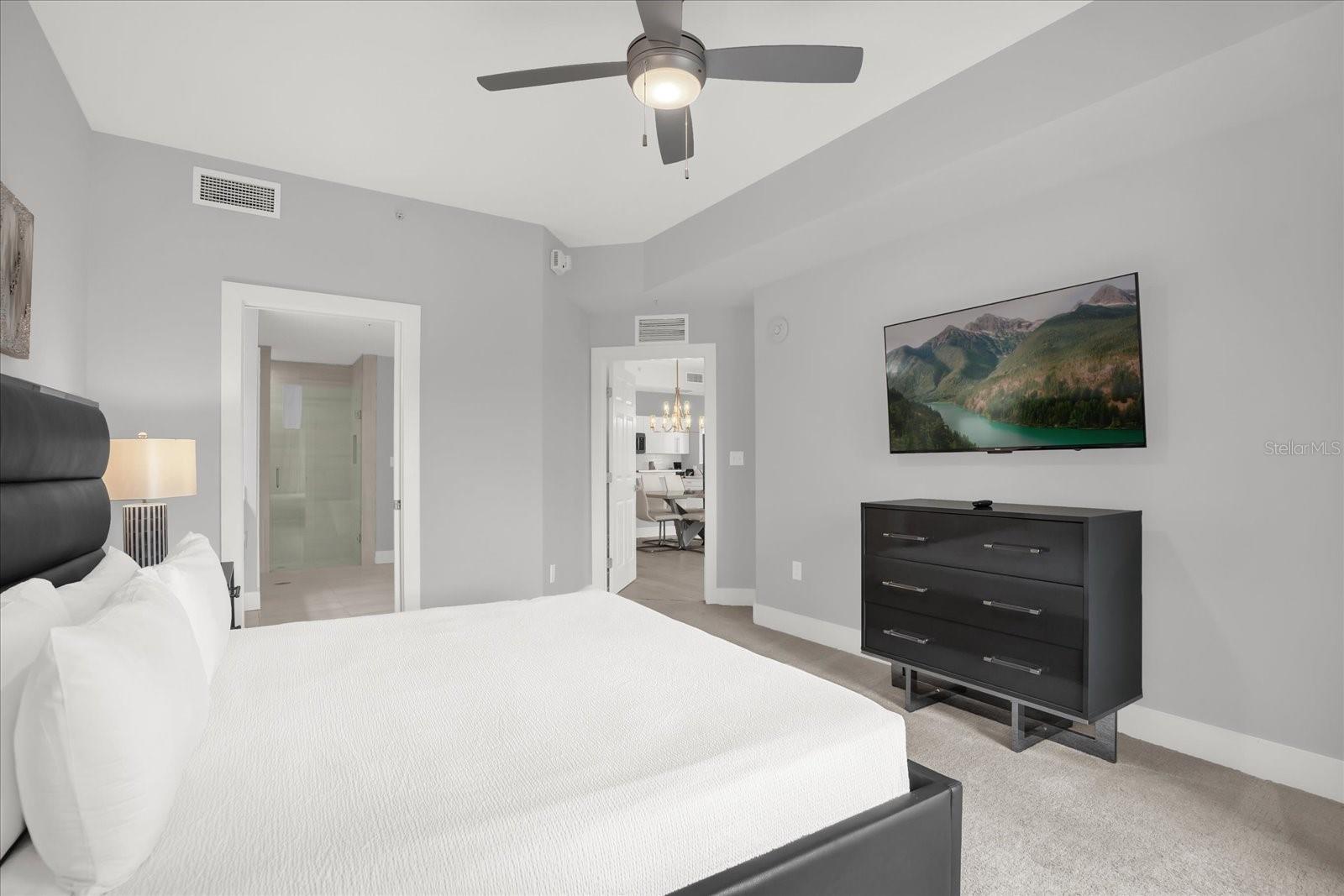 WORLDQUEST RESIDENCE - Residential