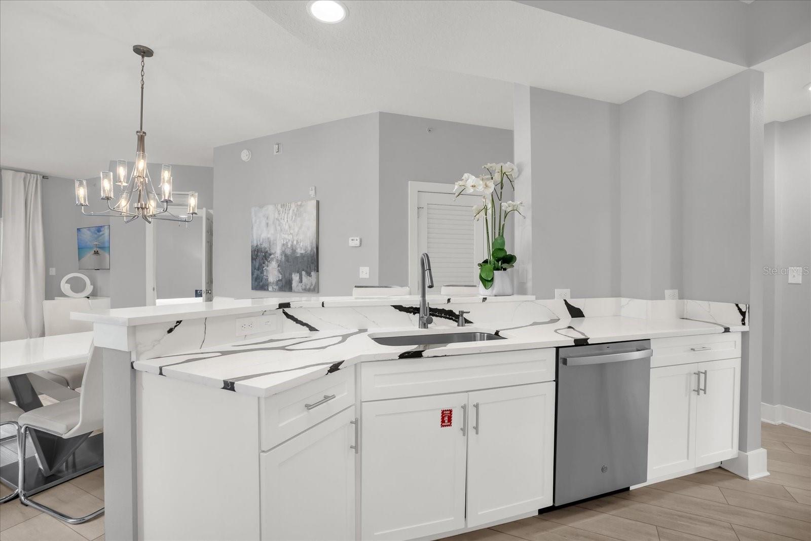 WORLDQUEST RESIDENCE - Residential