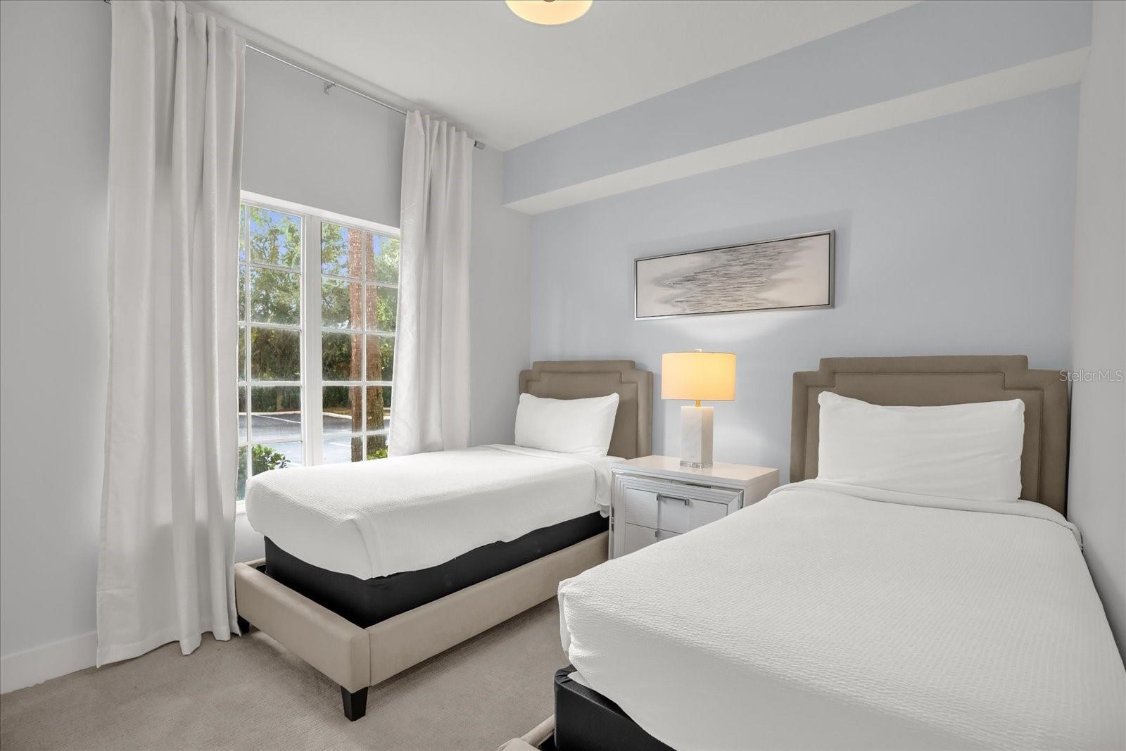 WORLDQUEST RESIDENCE - Residential