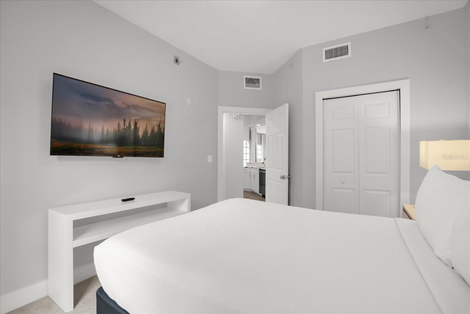 WORLDQUEST RESIDENCE - Residential