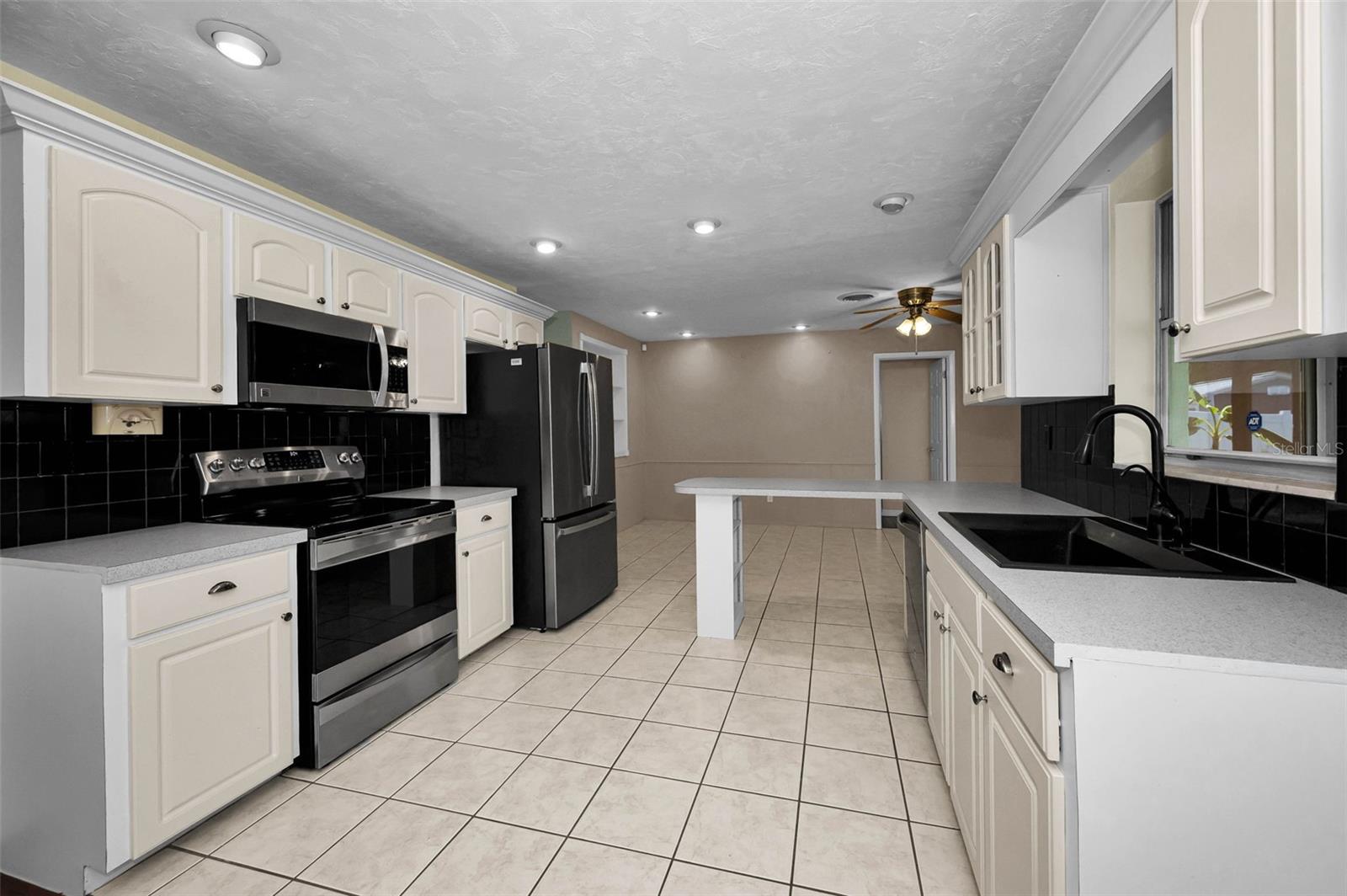 9083 BRIARWOOD DRIVE
