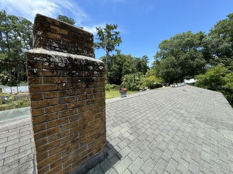 A home in DUNNELLON