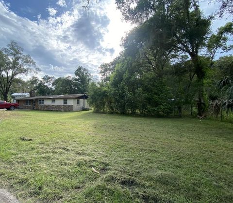 A home in DUNNELLON