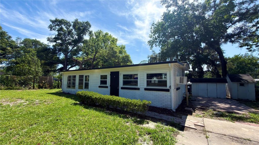Photo of 11772 SE 99th Terrace, Belleview, FL 34420 (MLS # OM725423)