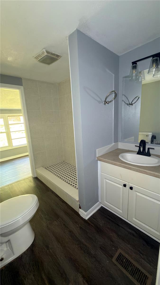 SMITH LAKE VILLAGE - Residential