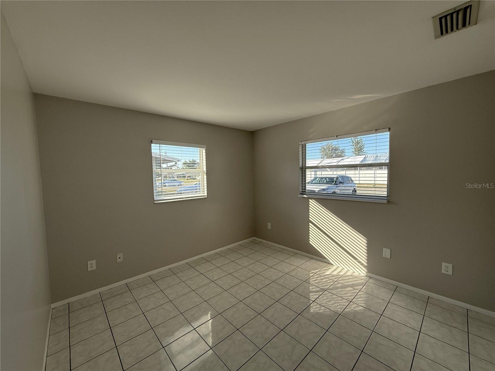 VENICE GARDENS - Residential Lease