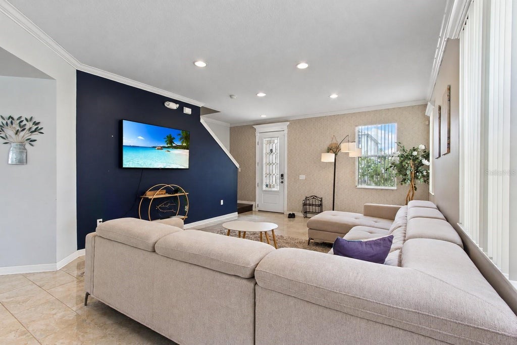 Photo of 131 Willow View Drive, Davenport, FL 33896 (MLS # O6450327)