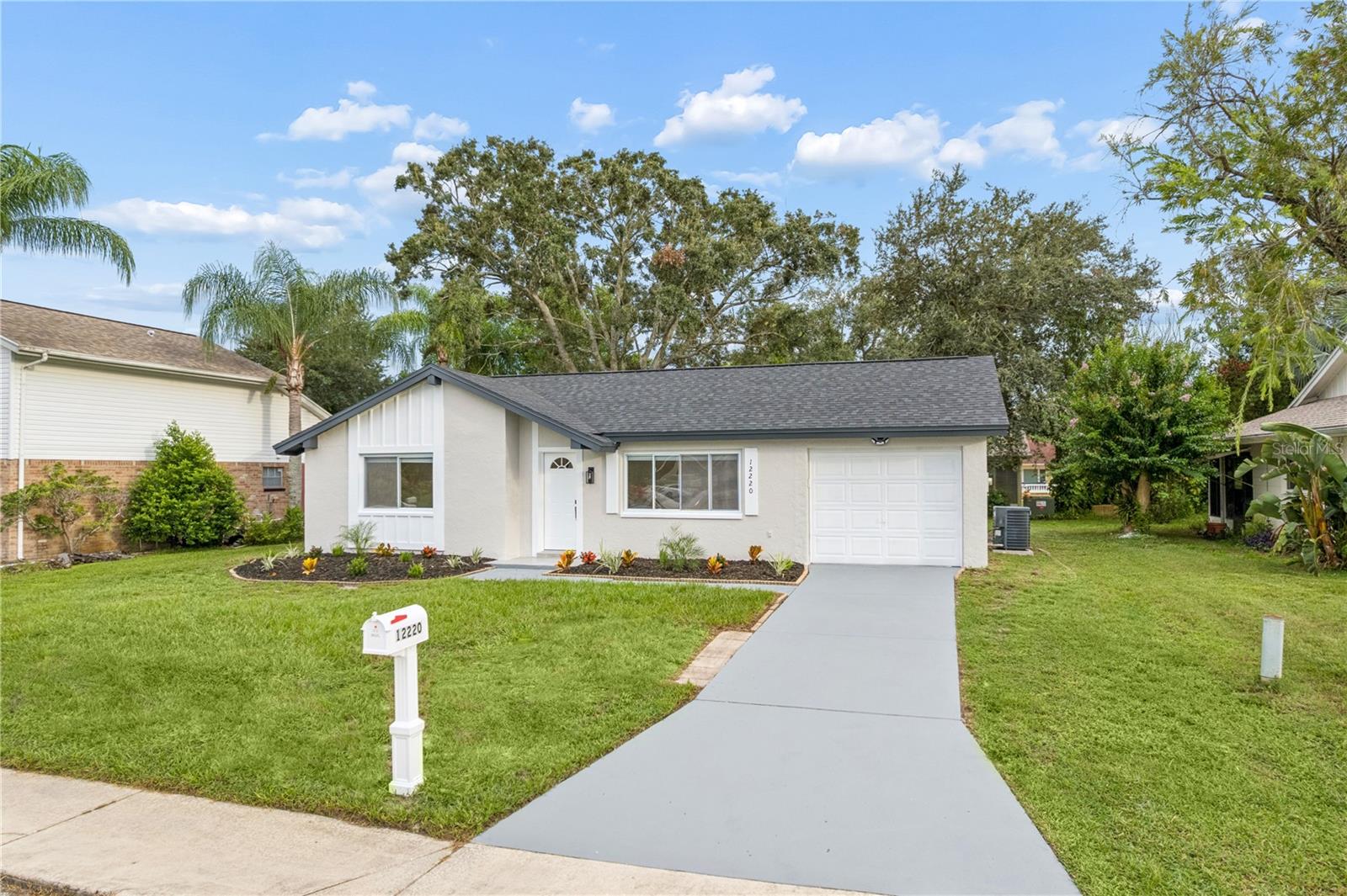 12220 MEADOWBROOK LANE