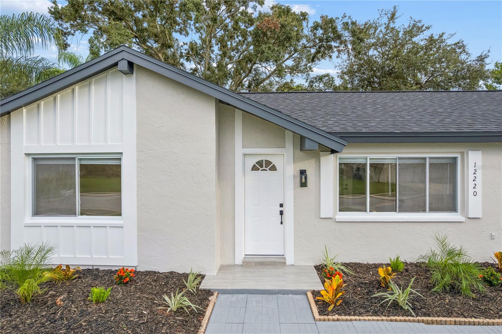 12220 MEADOWBROOK LANE