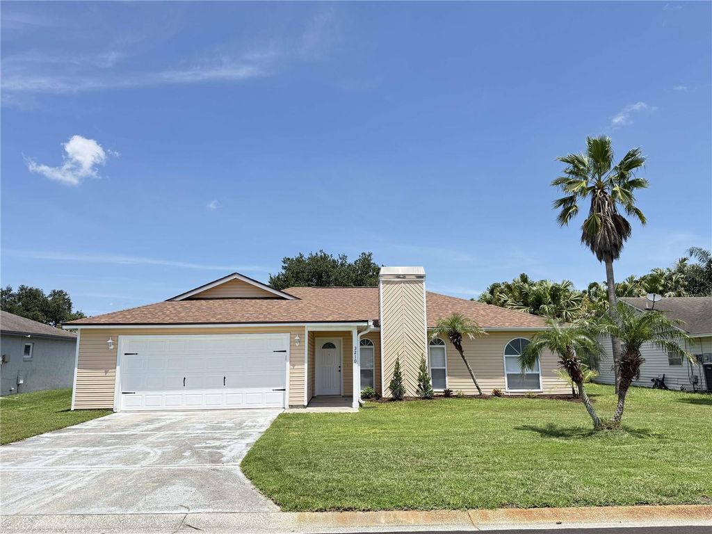 Photo of 3210 Thoroughbred Loop, Lakeland, FL 33811 (MLS # TB8532142)