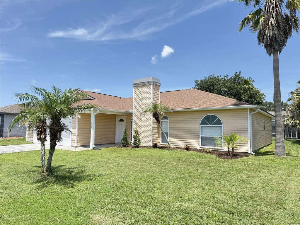 Photo of 3210 Thoroughbred Loop, Lakeland, FL 33811 (MLS # TB8532142)
