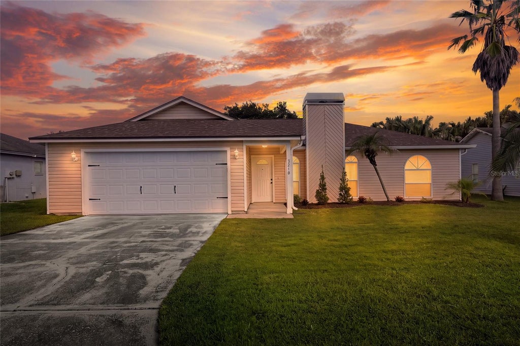 Photo of 3210 Thoroughbred Loop, Lakeland, FL 33811 (MLS # TB8532142)