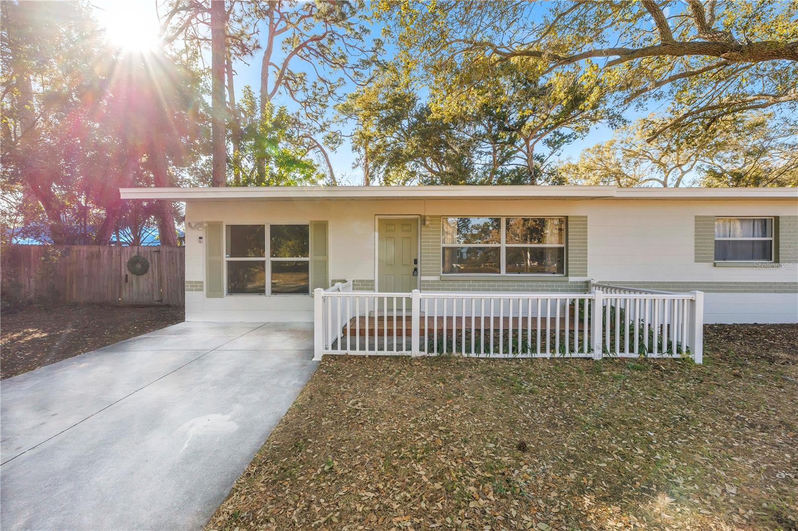 LAKE DIAMOND ESTATES - Residential