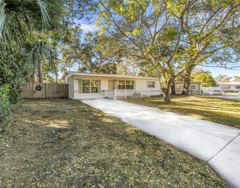 Photo of 8972 79th Avenue, Seminole, FL 33777 (MLS # TB8476904)