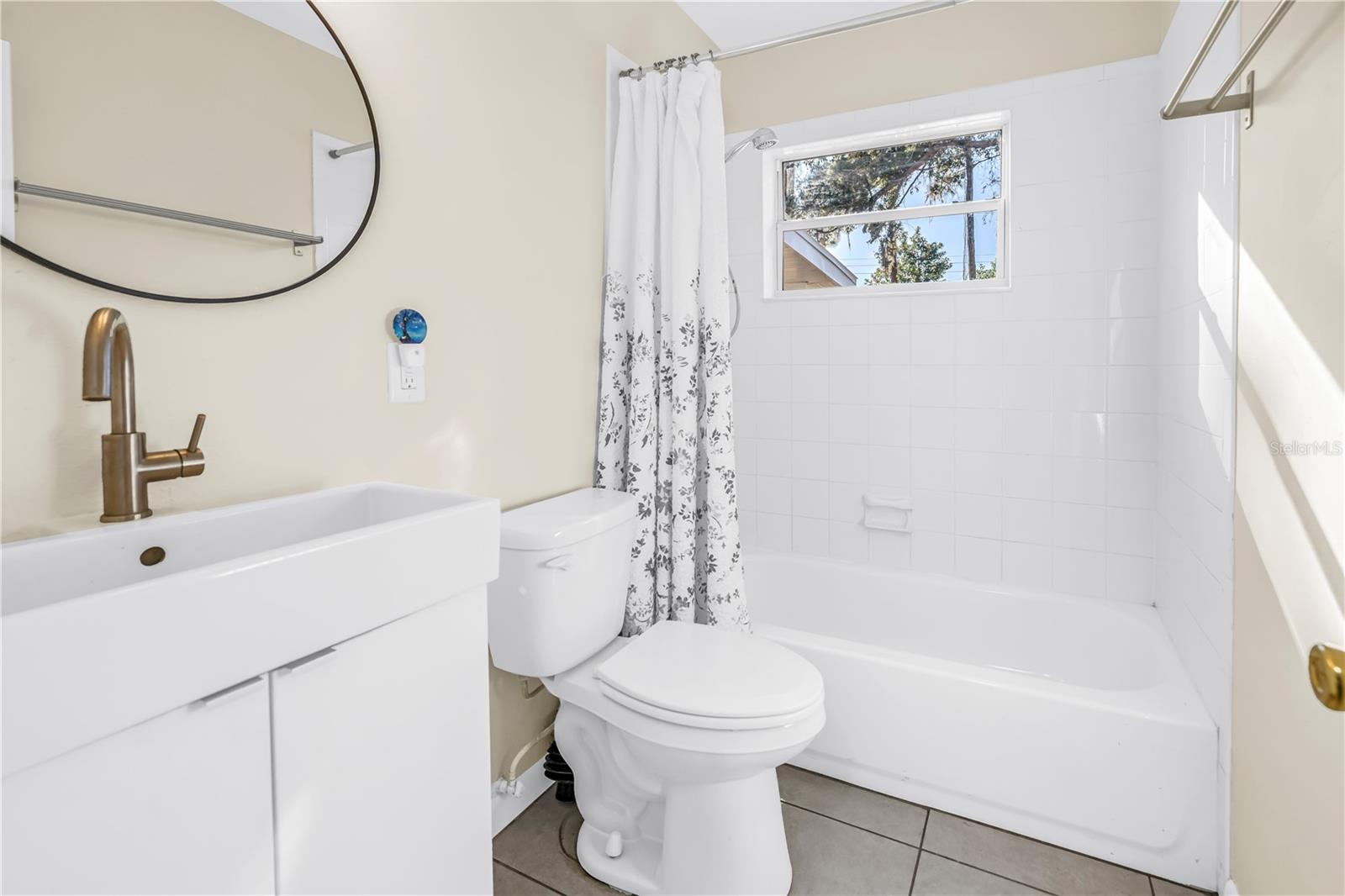 LAKE DIAMOND ESTATES - Residential