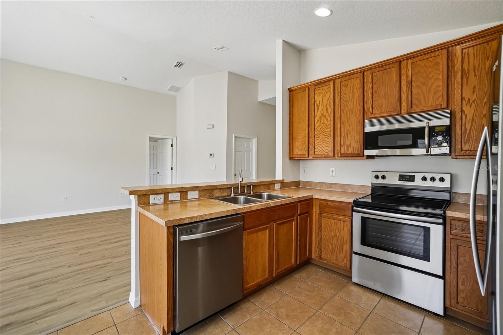 SOUTH BAY LAKES UNIT 2 - Residential