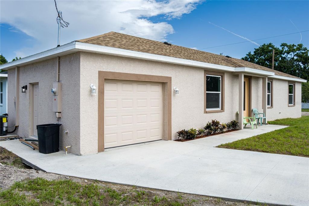 Photo of 1515 2nd Avenue W, Palmetto, FL 34221 (MLS # A4657144)